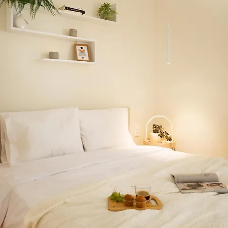 Rock White Lotus شقة