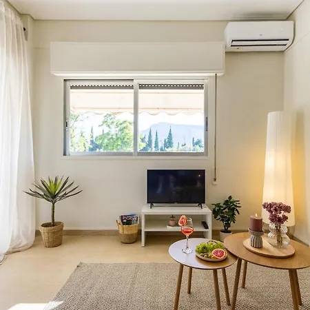 Rock White Lotus شقة *