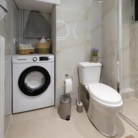 Rock White Lotus كالامباكا