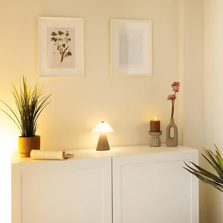 شقة Rock White Lotus