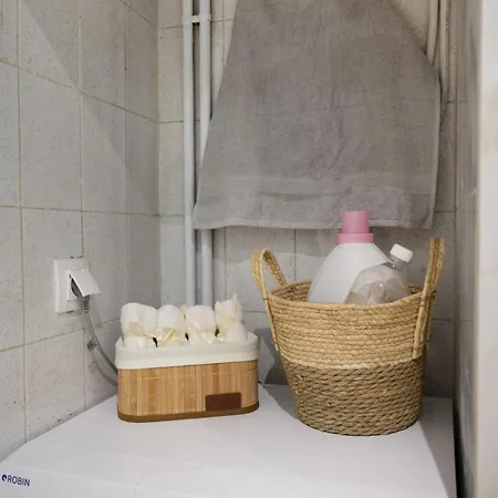 Rock White Lotus شقة