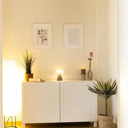 Rock White Lotus