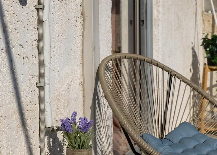 Rock White Lotus Apartament